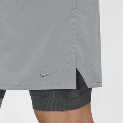 กางเกงขาสั้นอเนกประสงค์ 7 นิ้ว 2-in-1 ผู้ชาย Nike Dri-FIT Unlimited