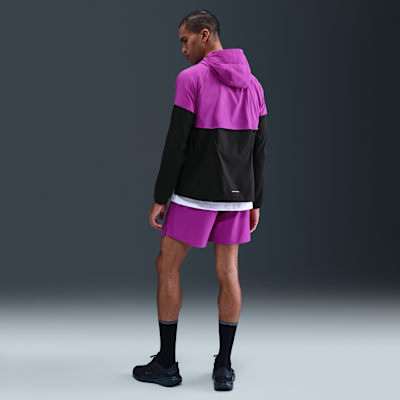Nike Challenger multifunctionele 2-in-1 herenshorts met Dri-FIT (13 cm)