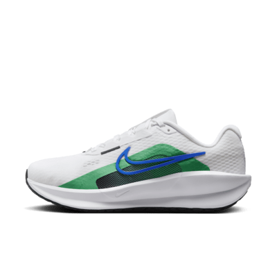 Tenis de correr en carretera para mujer Nike Downshifter 13 (extraancho)