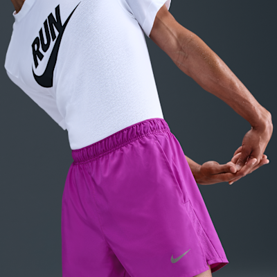 Nike Challenger multifunctionele 2-in-1 herenshorts met Dri-FIT (13 cm)