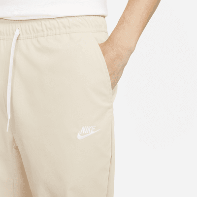 Pants entallados de tejido Woven para hombre Nike Club