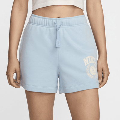 Shorts con gráfico de tiro medio para mujer Nike Sportswear Club Fleece