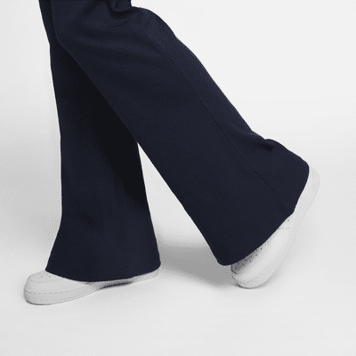 Nike Sportswear Pantalón acampanado elástico de talle alto - Mujer