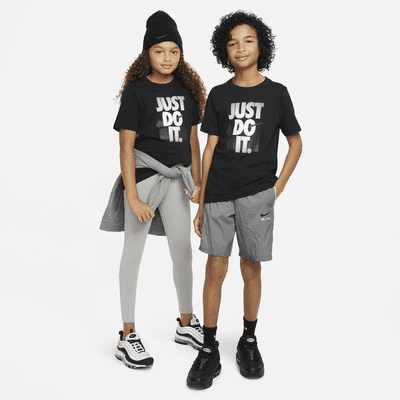 Nike Sportswear Older Kids' T-Shirt