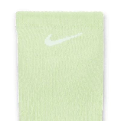 Calcetines de entrenamiento ocultos, con
amortiguación, Nike Everyday Plus (3
pares)