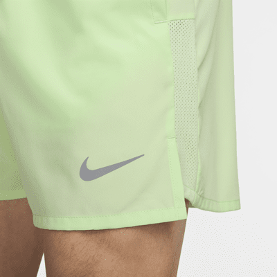 Shorts de correr Dri-FIT de 13 cm con forro de ropa interior para hombre Nike Challenger