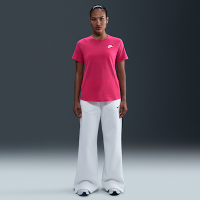 Nike Sportswear Club Essentials Women's T-Shirt