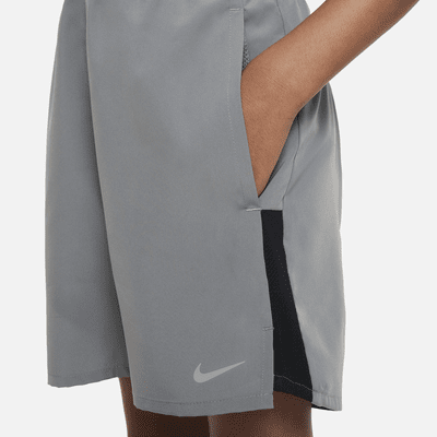 กางเกงเทรนนิ่งขาสั้นเด็กโต Nike Dri-FIT Challenger (ชาย)