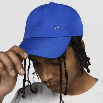 Nike Dri-FIT Club Unstructured Metal Swoosh Cap