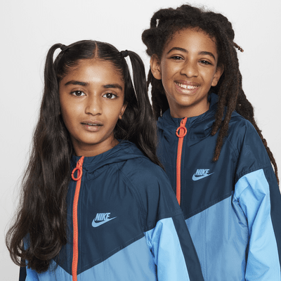 Chamarra Repel para niños talla grande Nike Sportswear Windrunner EasyOn