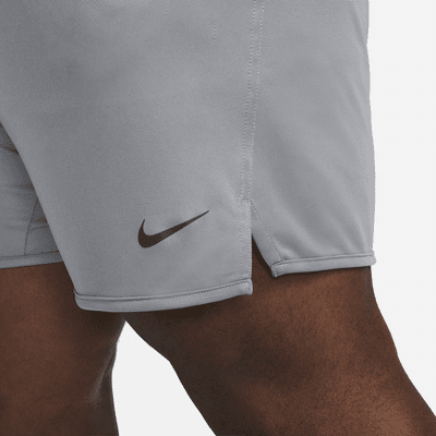 Shorts versátiles sin forro Dri-FIT de 18 cm para hombre Nike Totality