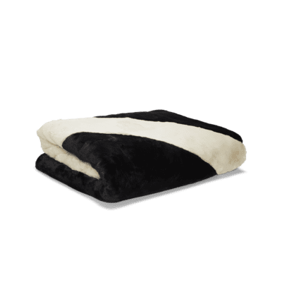 Nike Sportswear Faux Fur Blanket. Nike SG