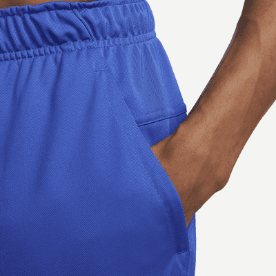 Shorts versátiles sin forro Dri-FIT de 18 cm para hombre Nike Totality