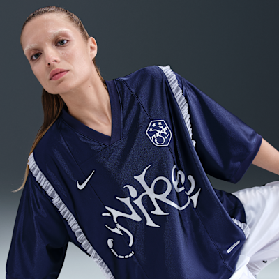 Nike Sportswear Women's Short-Sleeve Graphic Jersey Top