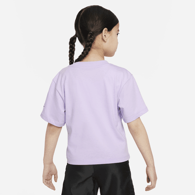 Playera para niños talla pequeña Nike Sweet Swoosh