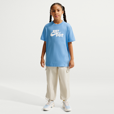 Playera para niños talla grande Nike Sportswear