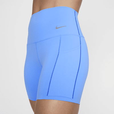 Shorts de ciclismo con bolsillos de 13 cm de tiro alto y media sujeción para mujer Nike Universa