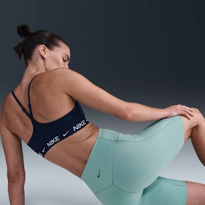 Shorts de ciclismo de tiro alto de 20 cm sin costura frontal para mujer Nike Universa