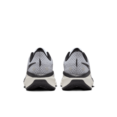 Tenis de correr en pavimento para hombre Nike Vomero 17