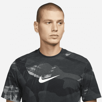 dormitar protesta Impulso Nike Dri-FIT Men's Camo Print Training T-Shirt. Nike.com