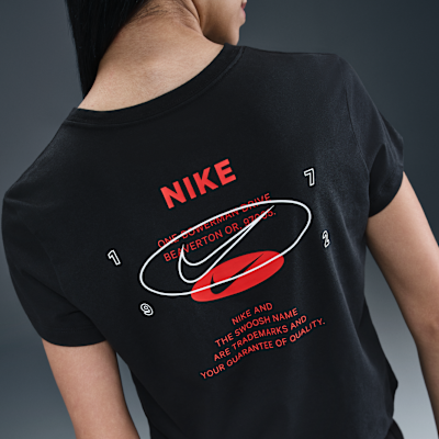 Nike Sportswear T-Shirt mit Grafik für Damen