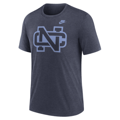 Playera universitaria Nike para hombre North Carolina Tar Heels Blitz Evergreen Legacy Primary