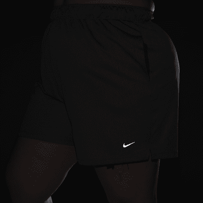 Shorts sin forro de 13 cm de tiro medio para mujer (talla grande) Nike Dri-FIT Attack