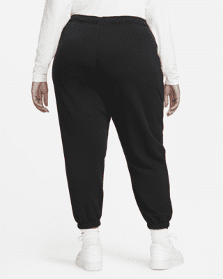 Nike Sportswear Club Fleece Women's Mid-Rise Oversized Cargo Sweatpants  (Plus Size).