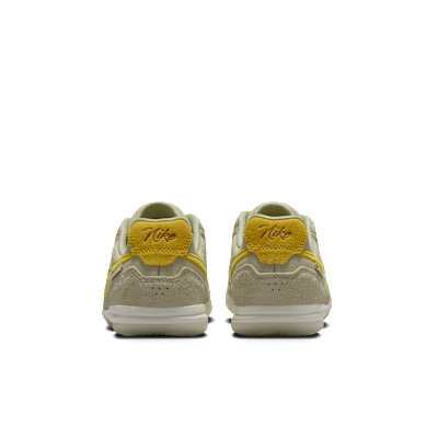 Nike Jr. Tiempo Streetgato LE Low-Top-Fußballschuh für Hallen- und Hartplätze