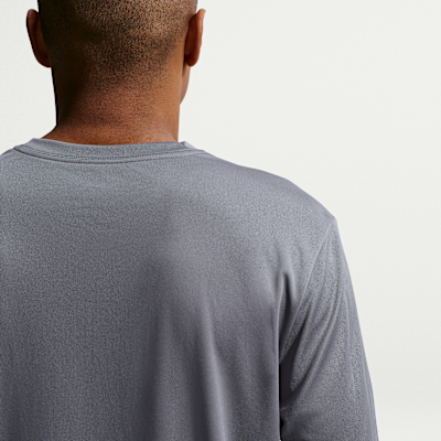 Nike Dri-FIT Erkek Antrenman Tişörtü görsel 2