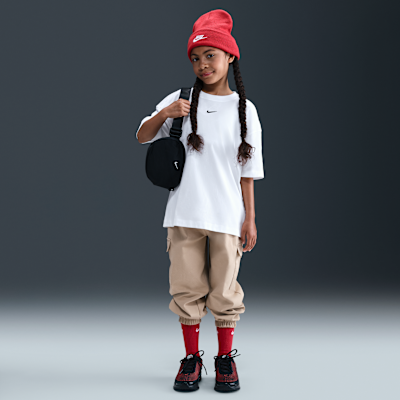 Nike Sportswear Older Kids' (Girls') Oversized T-Shirt