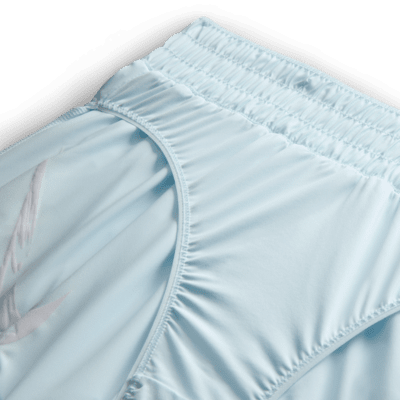 Shorts Dri-FIT a vita media con slip foderati e grafica Nike One – Donna