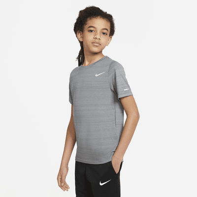 Nike Dri-FIT Miler-træningsoverdel til større børn (drenge)