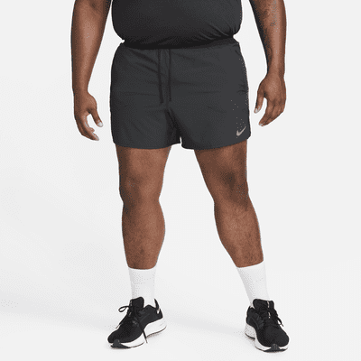 Short de running avec sous-short intégré Dri-FIT Nike Stride 13 cm pour homme