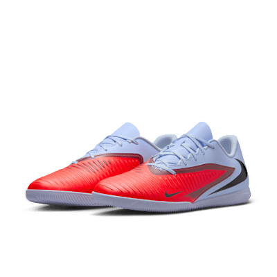 Nike Phantom 6 Low Club Indoor/Court Football Shoe