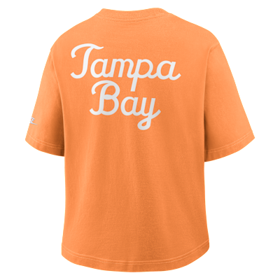 Playera Nike de la NFL para mujer Tampa Bay Buccaneers Rewind Pocket Boxy