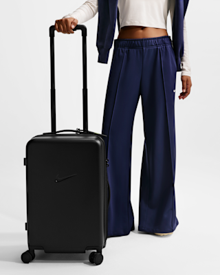 Женские  Nike Luggage 22" Hardshell (52L)