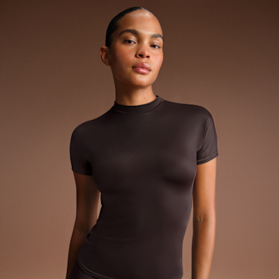 NikeSKIMS Shine Women's Mock-Neck Short-Sleeve Top