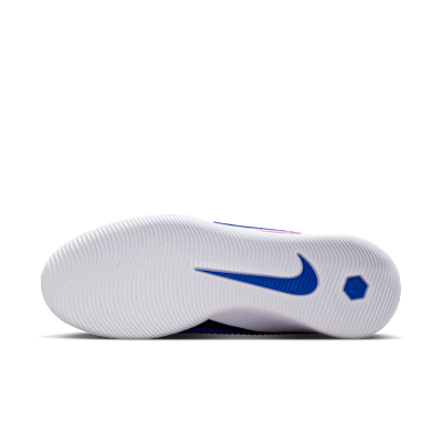 Nike Phantom 6 Low Academy Fußballschuh für Hallen- und Hartplätze