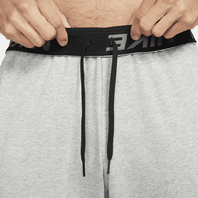 Nike Dry Dri-FIT schmal zulaufende Fitness-Fleece-Hose für Herren