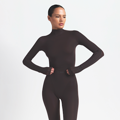 NikeSKIMS Weightless Layers Women's Mock-Neck Long-Sleeve Top