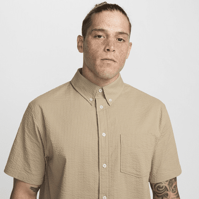 Nike Life Men's Short-Sleeve Seersucker Button-Down Shirt