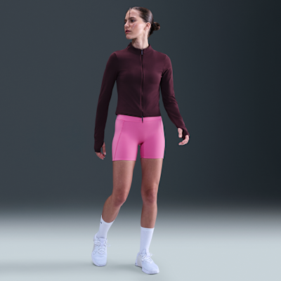 Nike Universa