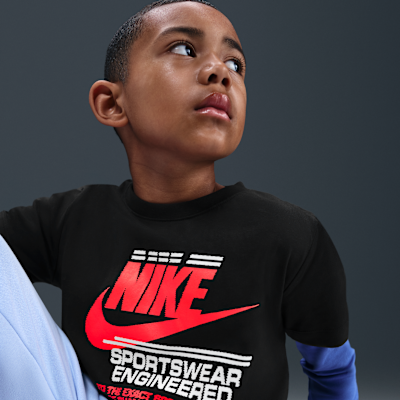 Playera para niños talla grande Nike Sportswear