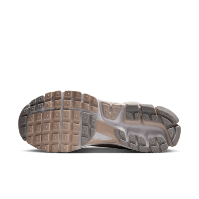 Nike Zoom Vomero 5 Men's Shoes