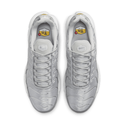 nike air max plus silver