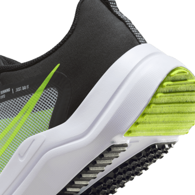 Tenis de correr en pavimento para hombre Nike Downshifter 12