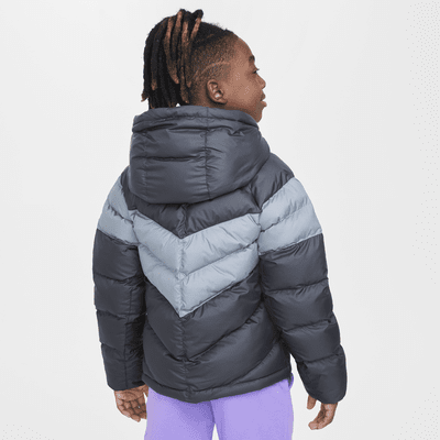 Nike Sportswear Jacke mit Kapuze und Synthetikfüllung für ältere Kinder