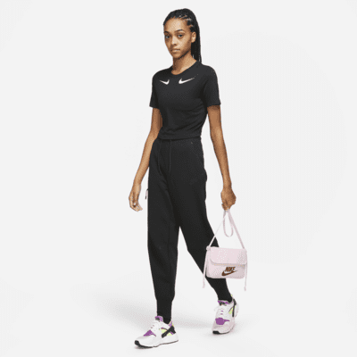 Nike Sportswear Women's Futura 365 Crossbody Bag (3L). Nike.com