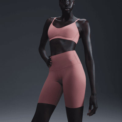 Nike Zenvy Pantalón corto de ciclismo de 20 cm de talle alto y sujeción ligera - Mujer